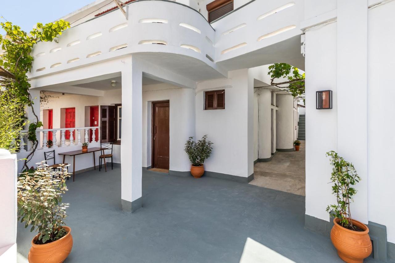 Uncle John'S Guesthouse Скопелос Экстерьер фото